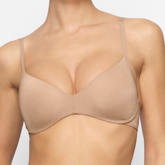 NWT Skims Wireless Form Push Up Plunge Bra Clay Tan Women Size 36DD - Picture 1 of 13